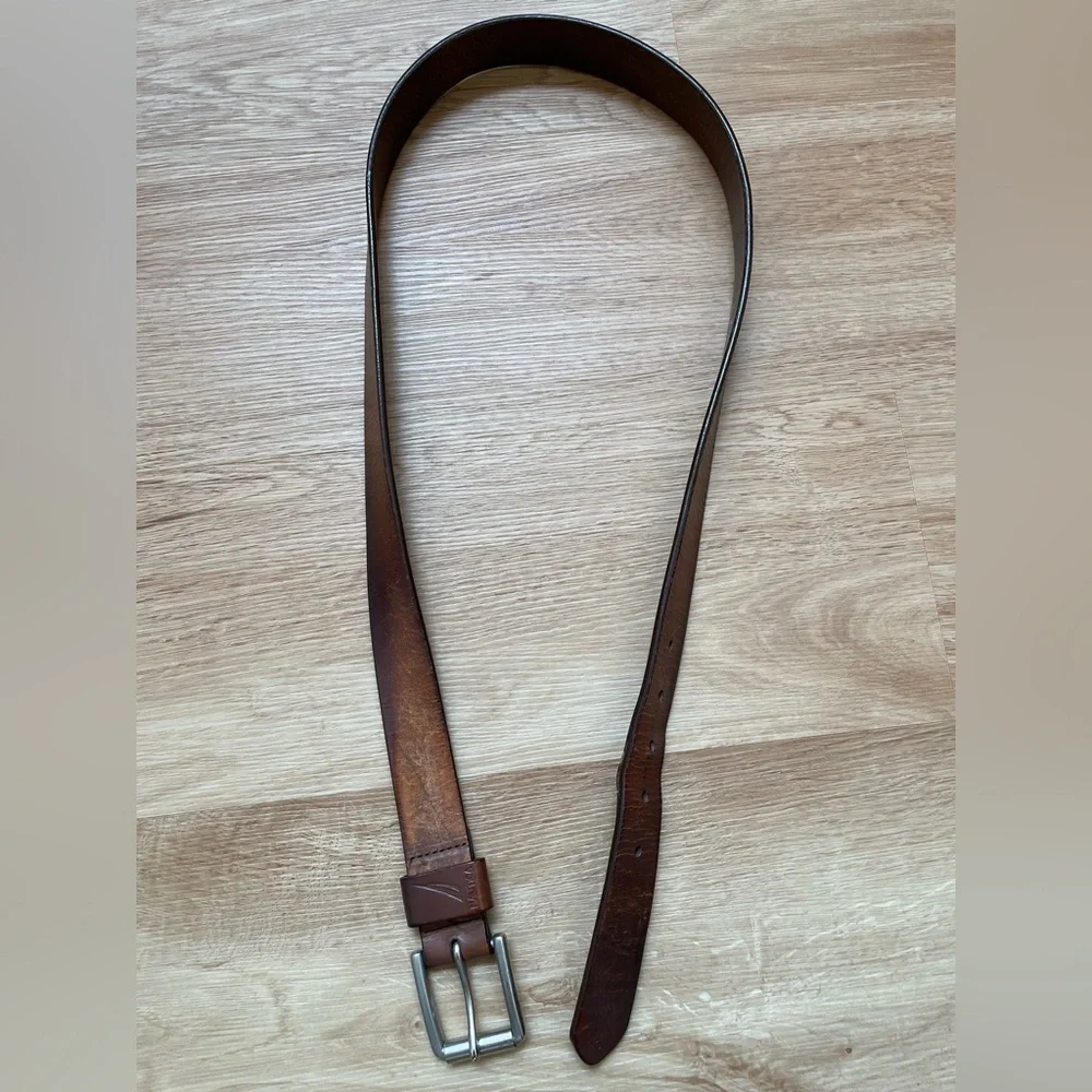 Nautica Men's Brown Leather Belt silver buckle size 40 preppy